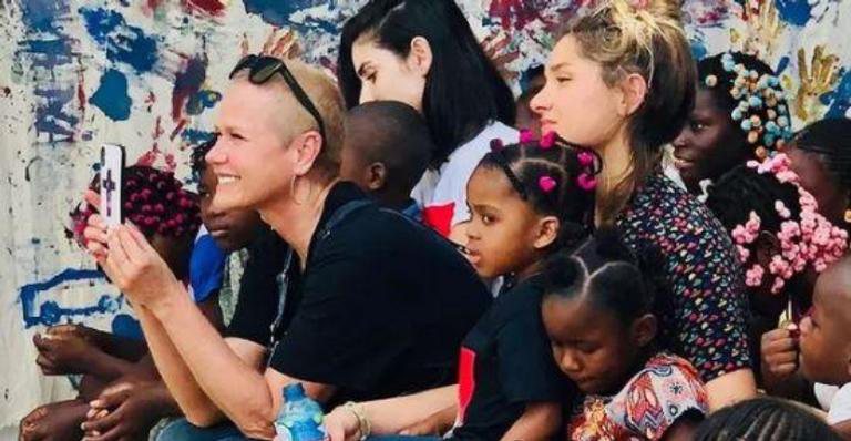 Xuxa Meneghel e Sasha estão em missão na África - Instagram/ @xuxameneghel