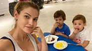Andressa Suita conta que seus filhos não gostam de talheres - Instagram: @andressasuita