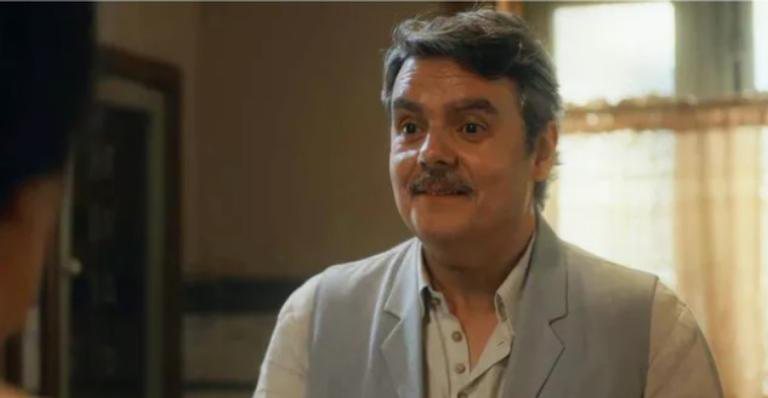 Afonso é interpretado por Cássio Gabus Mendes em 'Éramos Seis' - TV Globo