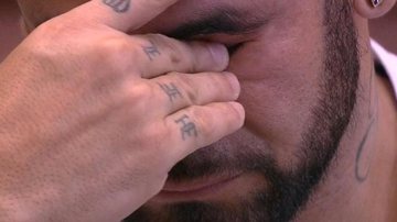 Hadson chora ao falar da treta com sisters - TV Globo