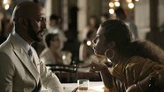 Verena (Maria) coloca Álavro (Irandhir Santos) em seu devido lugar em 'Amor de Mãe' - Globo