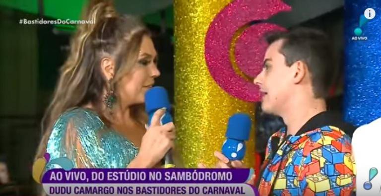 Simony e Dudu Camargo durante o 'Bastidores de Carnaval' - Rede TV!