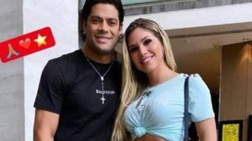 Hulk Paraíba curtiu um momento romântico com a namorada, Camila - Instagram/ @hulkparaiba
