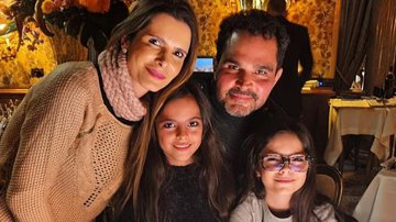 Luciano e Flávia Camargo ao lado das filhas - Instagram/ @camargoluciano