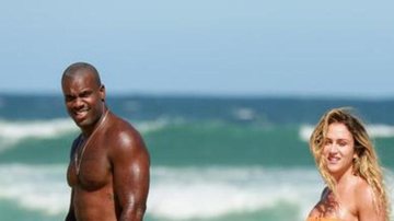 No Rio, Rafael Zulu aproveita dia de praia - Dilson Silva/AgNews