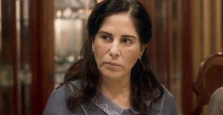 Lola é interpretada por Gloria Pires em 'Éramos Seis' - TV Globo