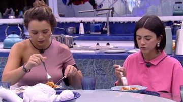 As três estavam almoçando quando decidiram falar sobre o futuro no jogo - Globo