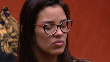 Ivy fala sobre atitudes de Thelma - TV Globo