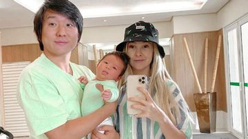 Pyong e Sammy Lee explodem o fofurômetro com comemoração de mersversário do filho - Reprodução/Instagram
