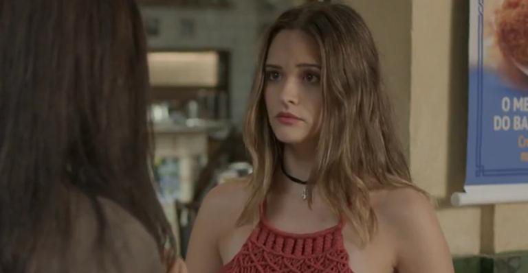 Cassandra (Juliana Paiva) segue tramando contra Eliza (Marina Ruy Barbosa) em 'Totalmente Demais' - Globo
