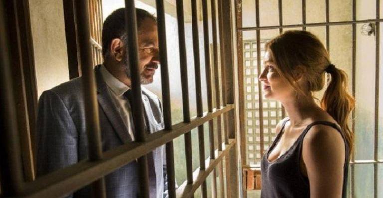 Germano (Humberto Martins) e Eliza (Marina Ruy Barbosa) em 'Totalmente Demais' - Globo
