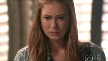 Eliza chora e tenta mudar a decisão de Arthur - Globo