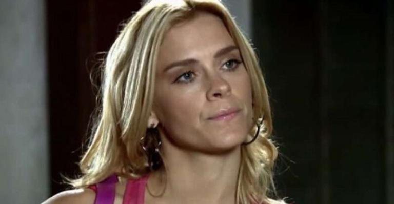 Teodora (Carolina Dieckmann) ainda terá tesouro roubado em 'Fina Estampa' - Globo