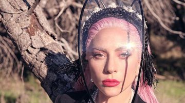 Lady Gaga presenteia desconhecida na rua com jaqueta avaliada em R$ 26 mil - Reprodução/Instagram