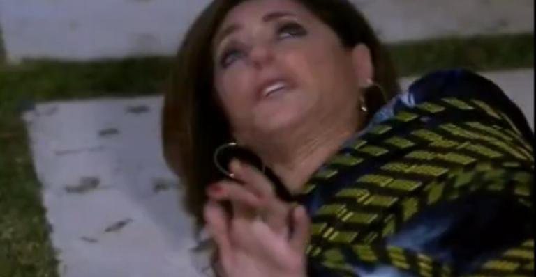 Tereza Cristina é amarrada e jogada no chão - gLOBO
