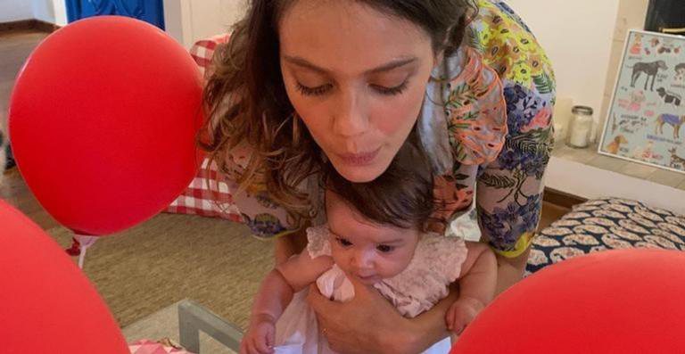 Laura Neiva celebra seis meses de Maria com clique especial - Reprodução/Instagram