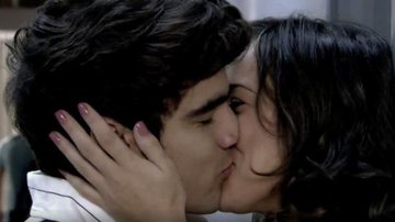 Patricia e Antenor se beijam - Reprodução Instagram