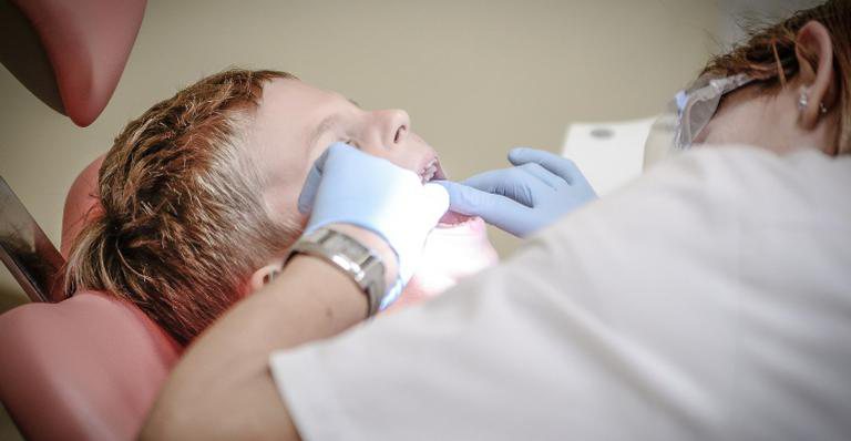 O efeito mais imediato do distúrbio é o desgaste do esmalte dental - Michal Jarmoluk/Pixabay
