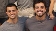 Felipe Simas e Rodrigo Simas contracenam juntos - Reprodução Instagram