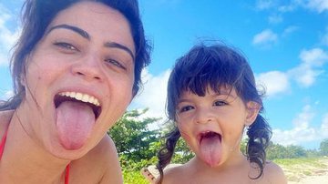 Carol Castro surge ao lado da filha na web - Reprodução Instagram
