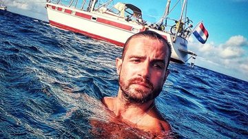 Max Fercondini vive em um veleiro - Instagram/ @maxfercondini