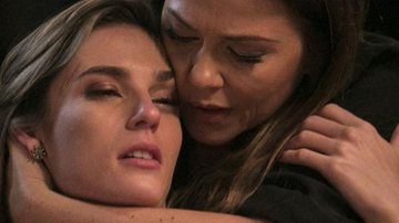 Sofia morre nos braços de Lili - TV Globo