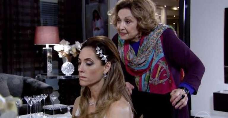 Tereza Cristina é filha de Íris em 'Fina Estampa' - Globo
