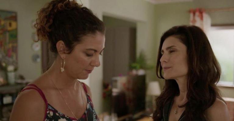 Penha (Clarissa Pinheiro) e Leila (Arieta Corrêa) em 'Amor de Mãe' - TV Globo