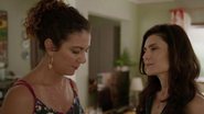 Penha (Clarissa Pinheiro) e Leila (Arieta Corrêa) em 'Amor de Mãe' - TV Globo