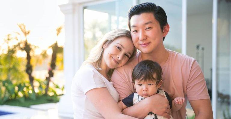 Pyong Lee se derrete pela esposa e filho em clique: ''Meu maior sonho realizado'' - Reprodução/Instagram
