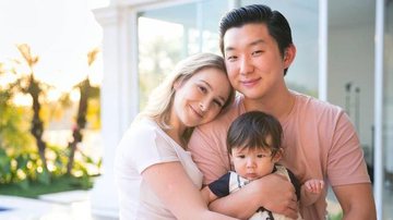 Pyong Lee se derrete pela esposa e filho em clique: ''Meu maior sonho realizado'' - Reprodução/Instagram