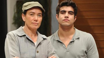 Griselda (Lília Cabral) e Antenor (Caio Castro) em 'Fina Estampa' - TV Globo/Alex Carvalho