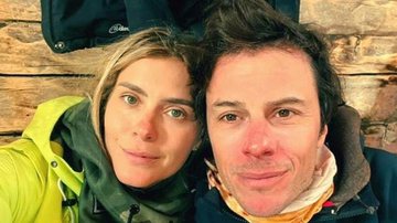 Carolina se declarou para o marido, Tiago, nas redes sociais - Instagram/ @loracarola