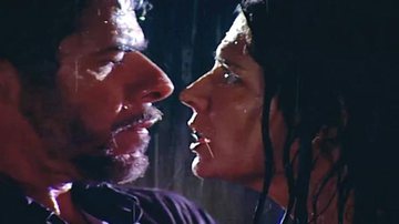 Pedro e Cíntia discutem na chuva - Globo