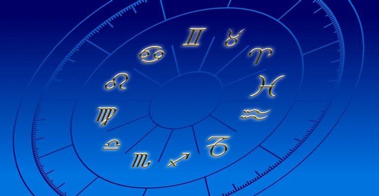 Outubro vem recheado de mudanças para todos os signos do zodíaco - Banco de Imagens