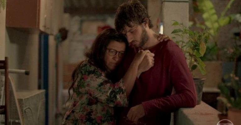 Lurdes e Danilo em 'Amor de Mãe' - Globo