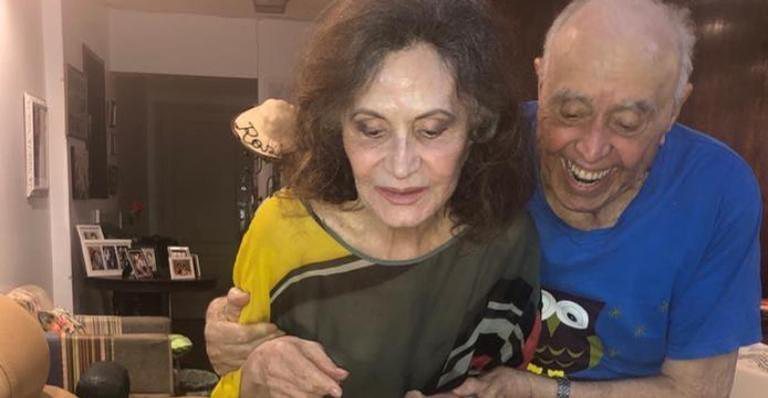 Rosamaria Murtinha comemora seus 85 anos ao lado do marido - Instagram/roseiramur
