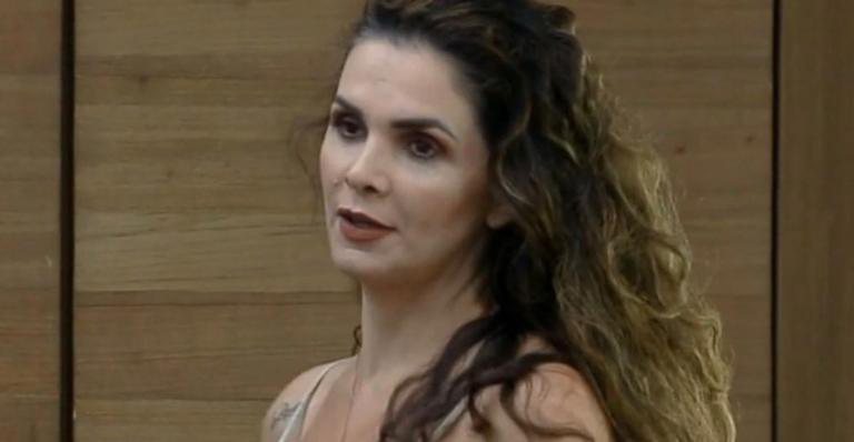 Luiza Ambiel foi a sétima eliminada de 'A Fazenda 12' - Record TV