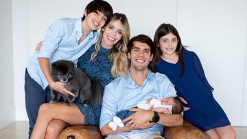 Kaká surge ao lado dos três filhos - Instagram/@kaka