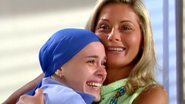 Helena (Vera Fischer) e Camila (Carolina Dieckmann) em 'Laços de Família' - TV Globo
