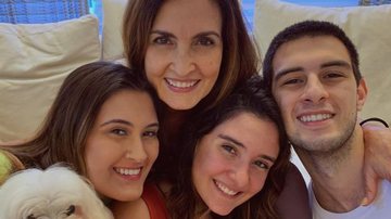 Fátima Bernardes com os filhos trigêmeos - Reprodução/Instagram