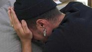 'A Fazenda 12': Lipe Ribeiro chora após Lucas Selfie revelar que ele não está forte na roça - Reprodução/Record TV