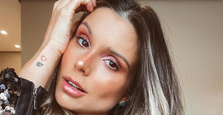 Flávia Viana exibiu beleza e boa forma em clique nas redes sociais - Instagram/ @flavia_viana