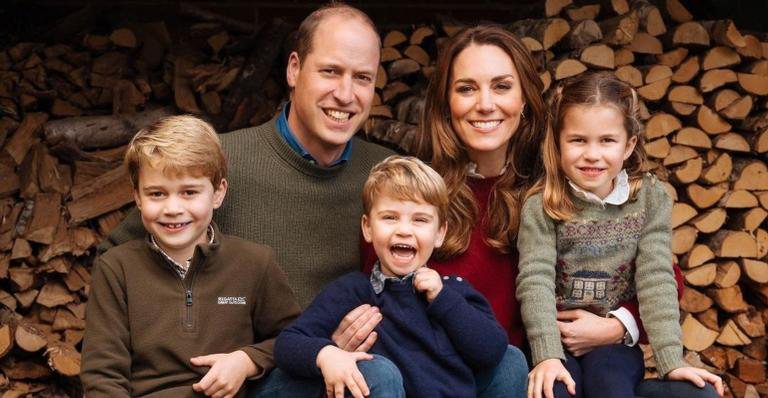 Príncipe William e Kate Middleton posam com a família para cartão de Natal de 2020 - Instagram/@kensingtonroyal