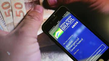 Cerca de 3,4 milhões de beneficiários poderão sacar ou transferir o saldo da Poupança Social Digital. - Marcello Casal Jr/Agência Brasil