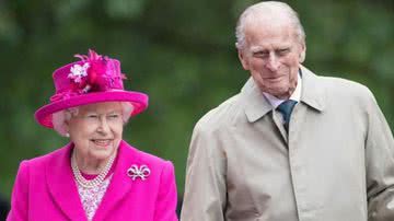 Rainha Elizabeth e príncipe Philip receberam uma equipe médica no Castelo de Windsor - Getty Images