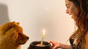 Thaila Ayala comemorando aniversário do cãozinho, Martin Scorsese - Instagram/@renatogoess