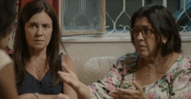 Thelma (Adriana Esteves) vai sequestrar Lurdes (Regina Casé) e seu neto - Globo / Divulgação