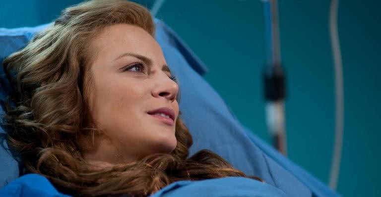 Silvia Navarro nas cenas finais de 'Quando Me Apaixono' - SBT/Televisa