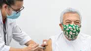 Maurício de Sousa recebendo a primeira dose da Coronavac, a vacina do Butantan - Instagram/@turmadamonica